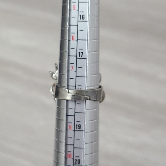 Unique‎ ring - Picture 3 of 3